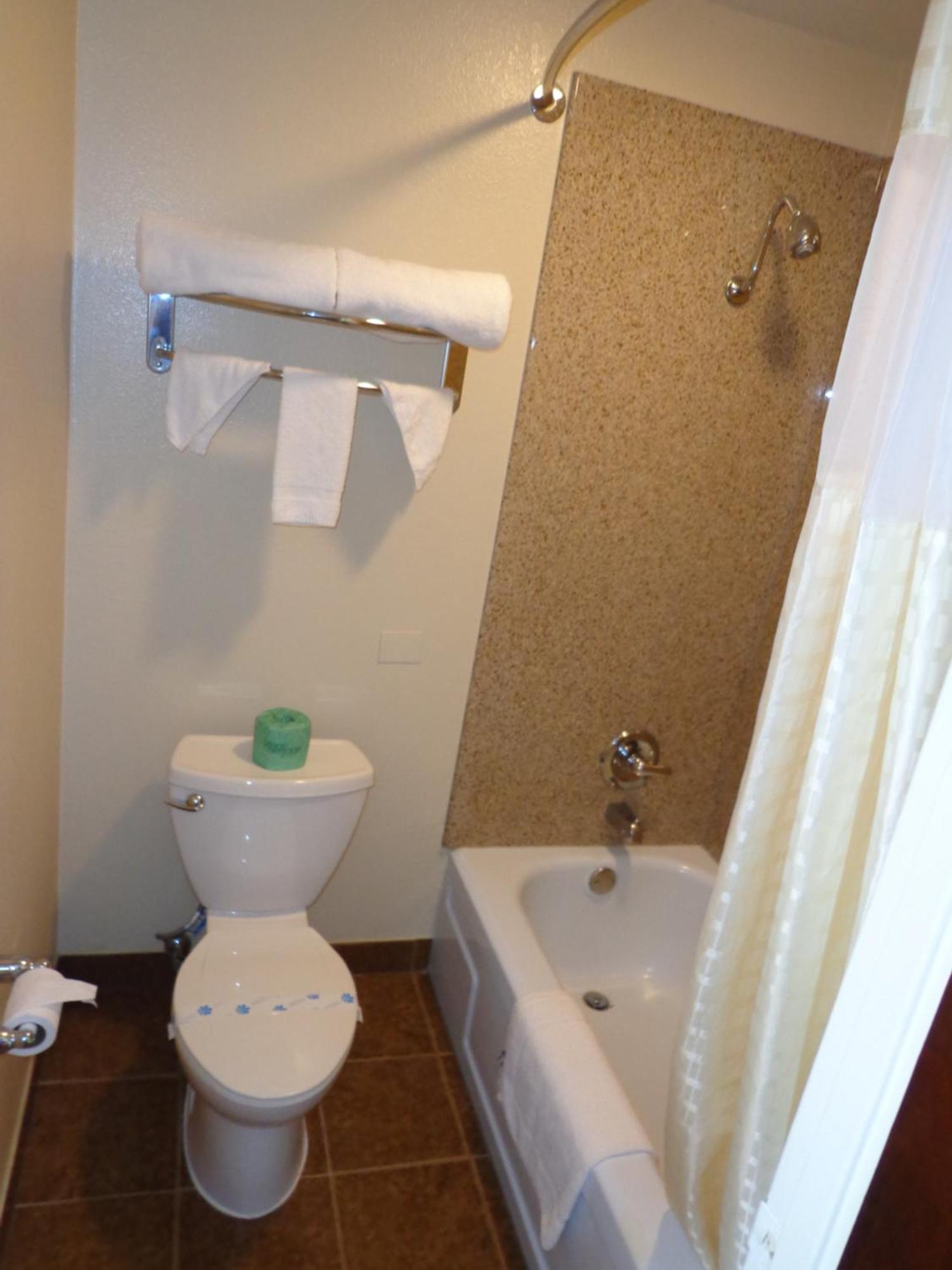 Economy Inn Express Warren Extérieur photo